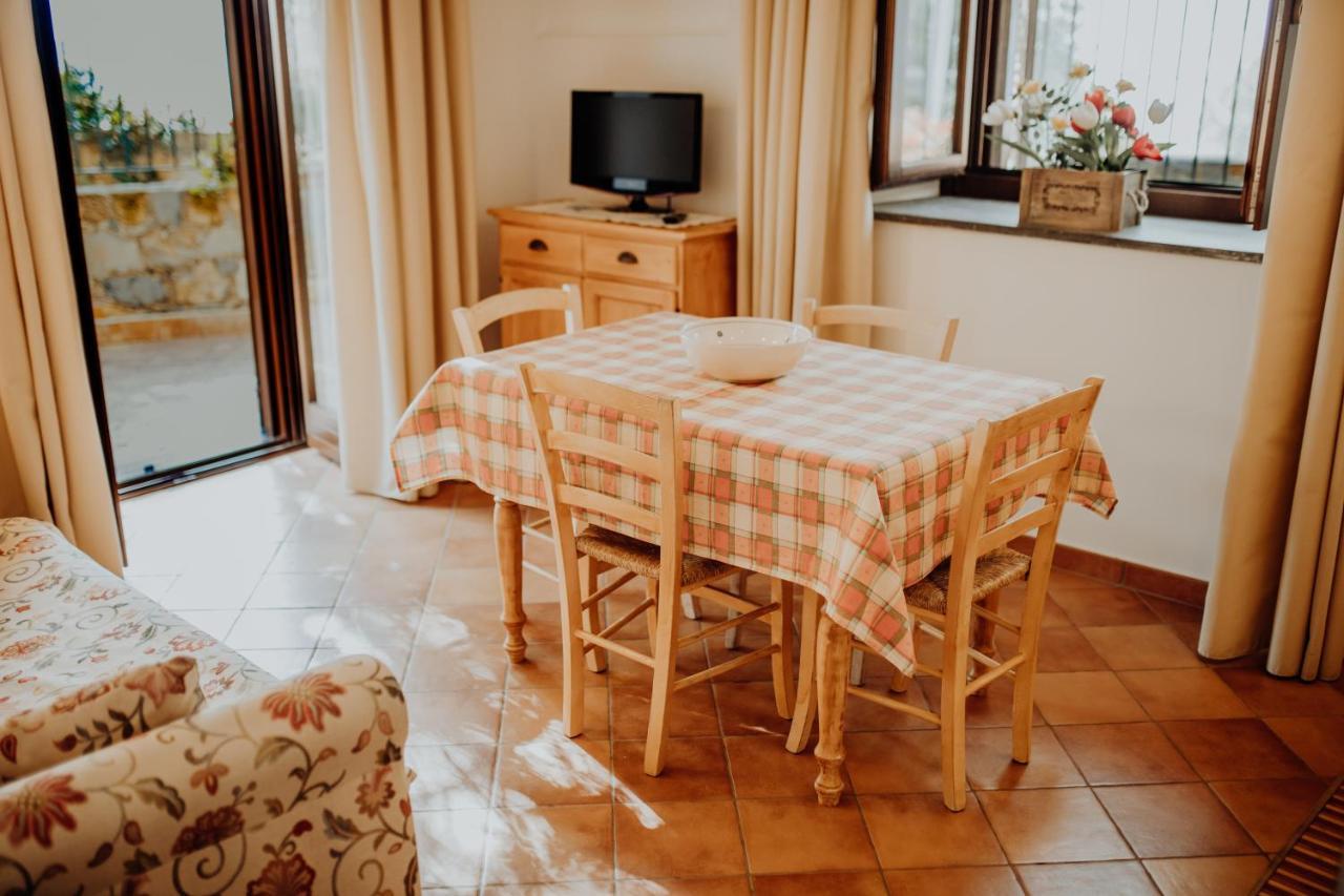 Aparthotel Residenza Golfo Degli Ulivi Caprioli Zewnętrze zdjęcie
