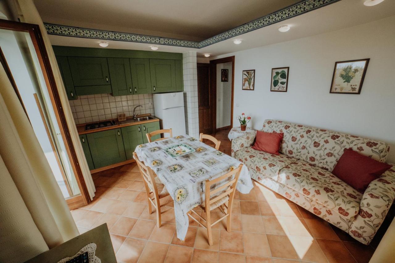 Aparthotel Residenza Golfo Degli Ulivi Caprioli Zewnętrze zdjęcie